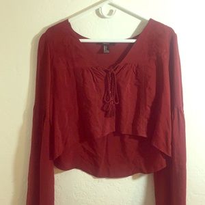 Loose crop top with Spanish flare